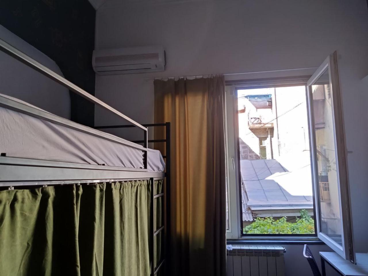 Moosica Hostel Tbilisi Exteriör bild